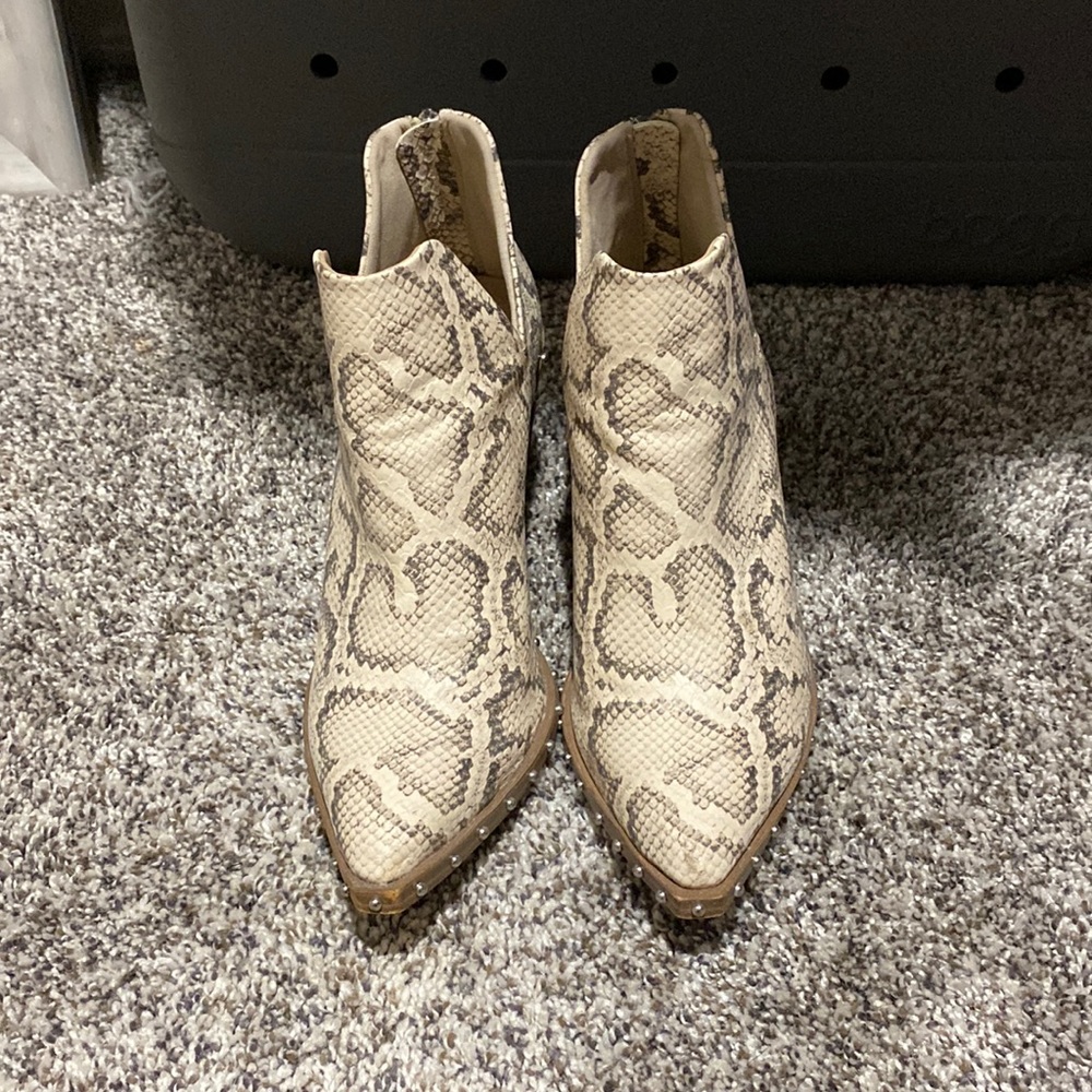 Steve Madden Alyse booties size 6